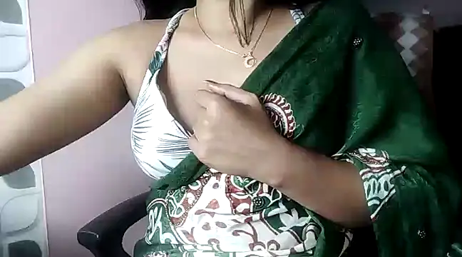 Snapshot of karishma chatting on February 2025 07:35:02 PM karishma online show from February 2025 07:35:02 PM