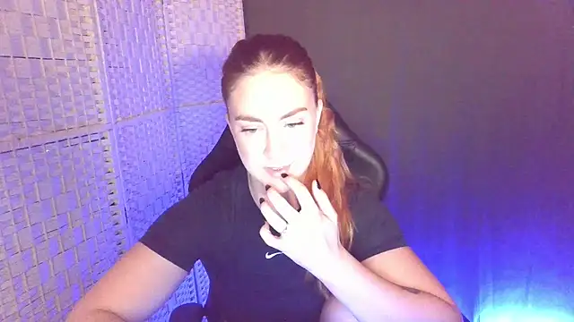 KayleyxEmily online show from November 2025 09:07:01 PM