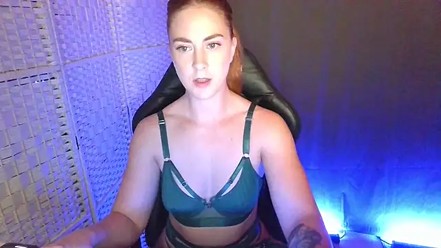 KayleyxEmily online show from October 2025 08:09:01 PM