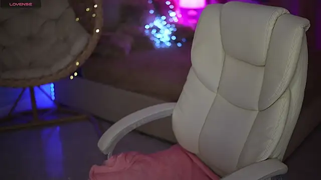 DonnaLustt online show from April 2026 06:14:01 AM