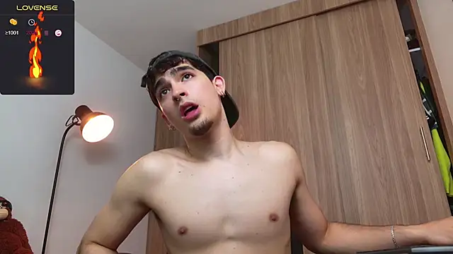 Snapshot of zenn_rush1 chatting on January 2025 10:44:01 PM zenn rush1 online show from January 2025 10:44:01 PM