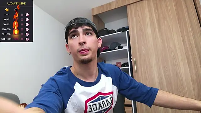 Snapshot of zenn_rush1 chatting on December 2024 12:33:02 PM zenn rush1 online show from December 2024 12:33:02 PM