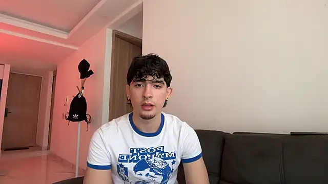 Snapshot of zenn_rush1 chatting on March 2026 01:37:01 PM zenn rush1 online show from March 2026 01:37:01 PM