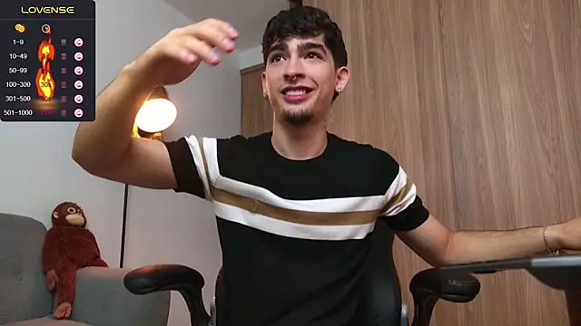 Snapshot of zenn_rush1 chatting on January 2025 11:43:01 AM zenn rush1 online show from January 2025 11:43:01 AM