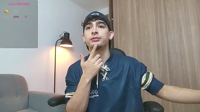 Snapshot of zenn_rush1 chatting on February 2025 01:33:01 PM zenn rush1 online show from February 2025 01:33:01 PM