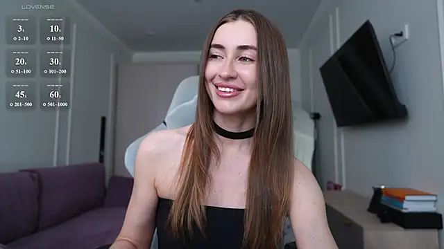 Coconutkittyy online show from May 2026 02:43:02 PM
