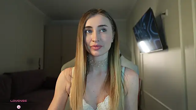 Coconutkittyy online show from October 2025 03:34:02 PM