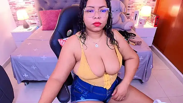 italy   boobs online show from November 2025 05:13:01 PM