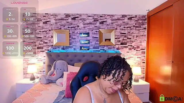 Snapshot of italy___boobs chatting on February 2026 01:33:02 PM italy boobs online show from February 2026 01:33:02 PM