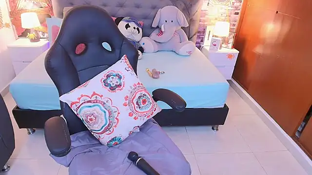 italy   boobs online show from October 2025 01:02:01 PM