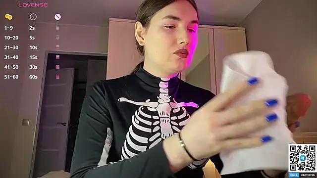 Maria Bowie online show from April 2026 06:41:02 AM