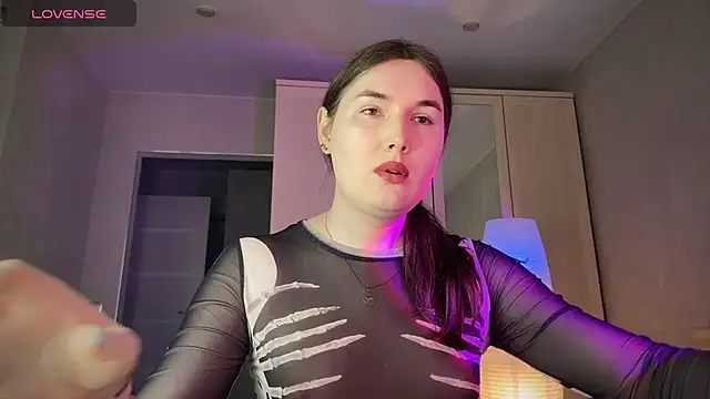 Snapshot of Maria_Bowie chatting on May 2026 06:55:02 AM Maria Bowie online show from May 2026 06:55:02 AM