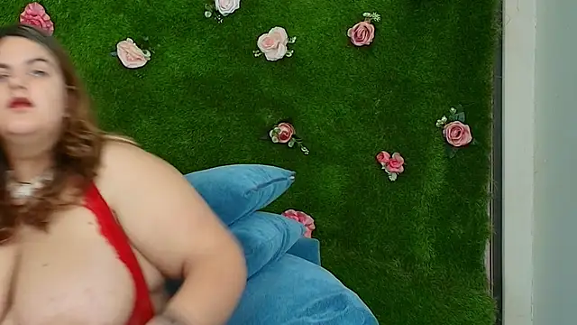 Huge Titties  online show from November 2025 12:38:01 PM