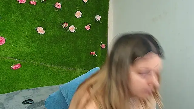 Huge Titties  online show from May 2026 01:05:02 PM