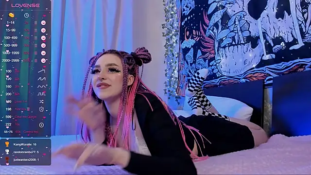 Snapshot of kissthasky chatting on December 2024 07:43:01 PM kissthasky online show from December 2024 07:43:01 PM