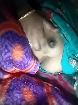 Snapshot of saloni19881 chatting on February 2026 04:23:01 AM saloni19881 online show from February 2026 04:23:01 AM