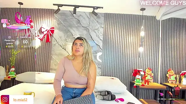 Snapshot of julietha_taylor chatting on December 2025 03:12:02 AM julietha taylor online show from December 2025 03:12:02 AM