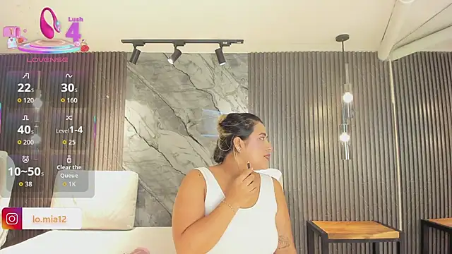 Snapshot of julietha_taylor chatting on June 2026 01:33:02 AM julietha taylor online show from June 2026 01:33:02 AM