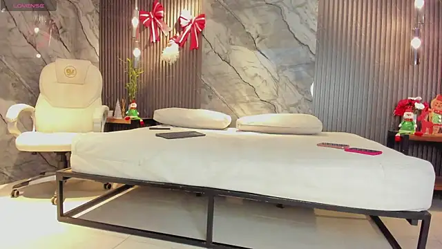 Snapshot of julietha_taylor chatting on December 2025 03:22:02 AM julietha taylor online show from December 2025 03:22:02 AM