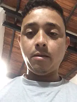 isacalejandroo online show from September 2025 10:50:02 PM