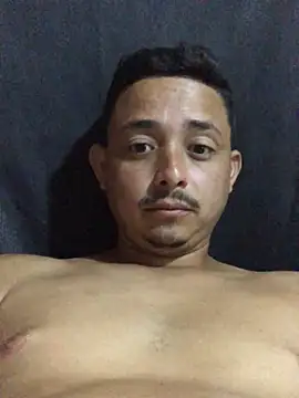 isacalejandroo online show from February 2026 06:51:01 PM