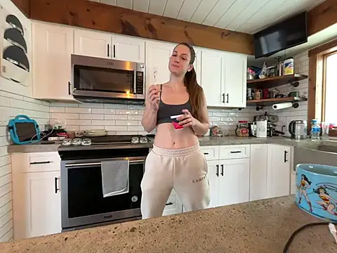MissSwitch online show from January 2025 02:10:01 PM