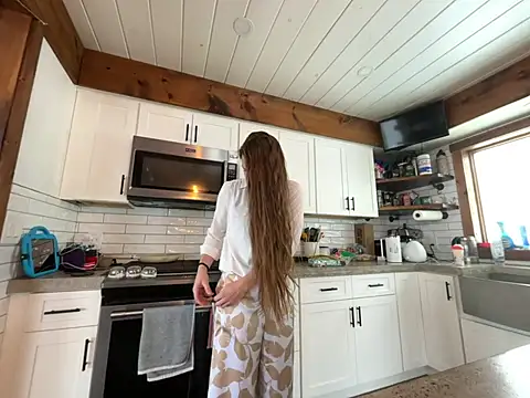 MissSwitch online show from January 2025 03:45:01 PM
