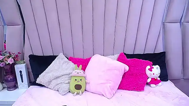 nathalia pink online show from November 2025 08:46:01 PM