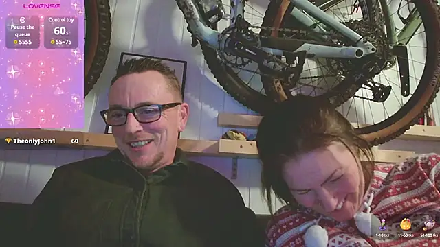 Snapshot of 420Curvybabe chatting on December 2024 06:38:02 PM 420Curvybabe online show from December 2024 06:38:02 PM