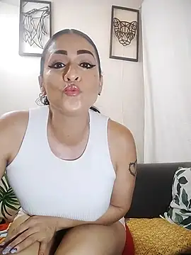 Snapshot of Rosy_sexxx chatting on February 2026 11:35:01 PM Rosy sexxx online show from February 2026 11:35:01 PM