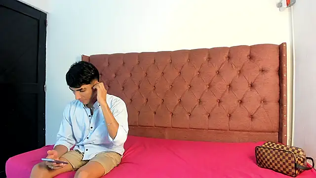 boys yourparty online show from October 2025 01:02:01 PM