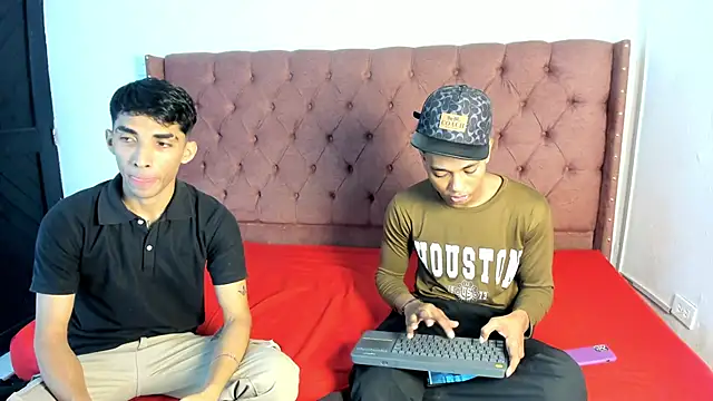 boys yourparty online show from October 2025 01:12:02 PM