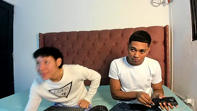 boys yourparty online show from December 2025 01:13:02 PM