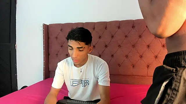 boys yourparty online show from September 2025 01:06:01 PM