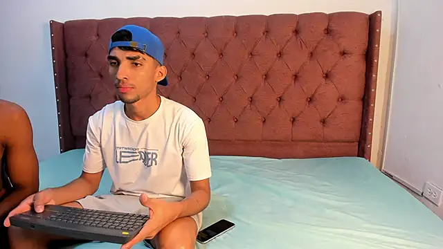 boys yourparty online show from September 2025 01:11:02 PM