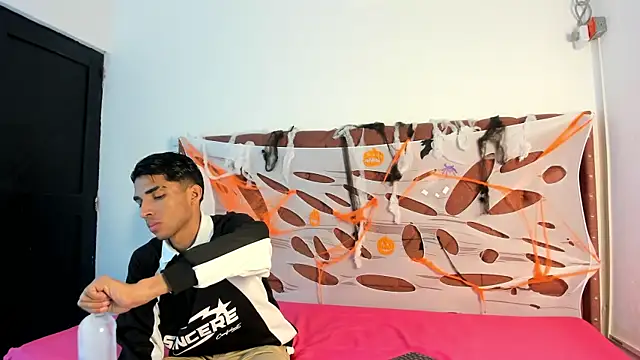 boys yourparty online show from October 2025 01:13:01 PM