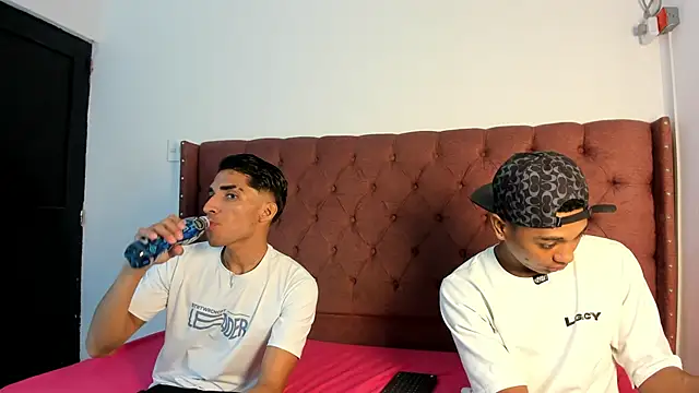 boys yourparty online show from October 2025 01:12:02 PM