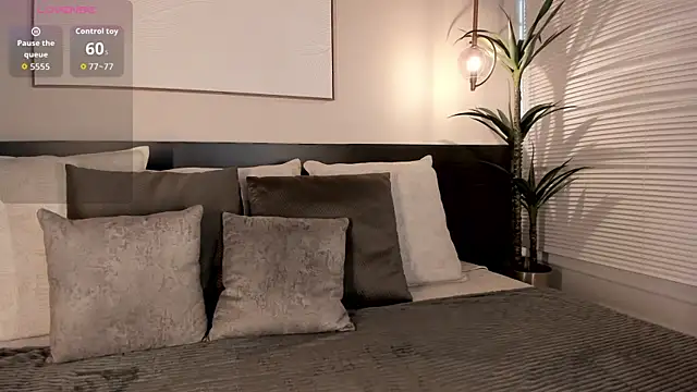 SophieBlake online show from November 2025 08:09:01 PM