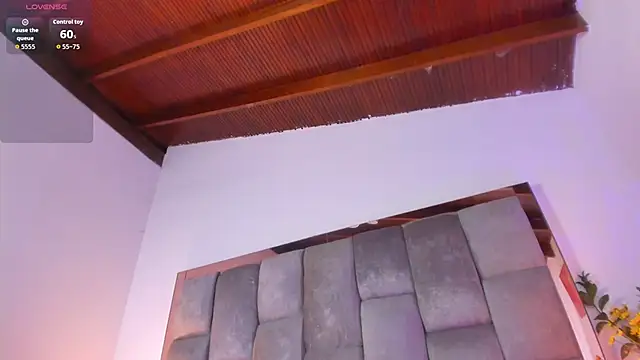 lil hanna18 online show from November 2025 11:43:02 AM