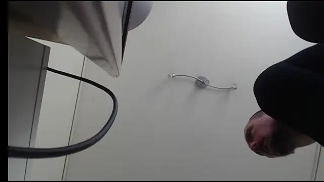 Snapshot of SisDamFem chatting on March 2025 08:58:02 AM SisDamFem online show from March 2025 08:58:02 AM