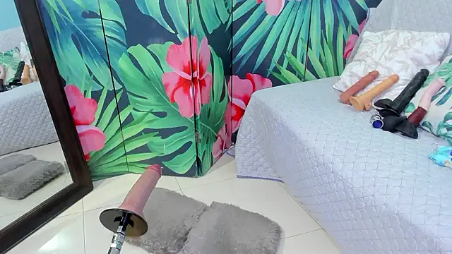 Mieldeluna online show from February 2026 05:28:02 AM