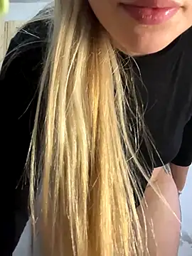 PEACHY439 online show from October 2025 05:45:01 PM