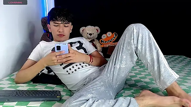 benji hoter online show from February 2026 11:04:01 PM