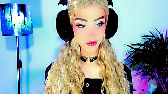 Snapshot of dollswit01 chatting on January 2026 08:04:01 PM dollswit01 online show from January 2026 08:04:01 PM