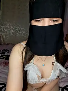 Snapshot of tia47 chatting on February 2025 06:40:02 PM tia47 online show from February 2025 06:40:02 PM