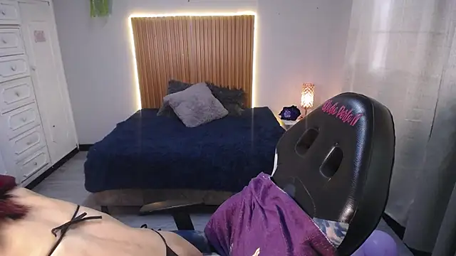 Snapshot of Scarllett_BDSM chatting on November 2025 06:52:02 PM Scarllett BDSM online show from November 2025 06:52:02 PM