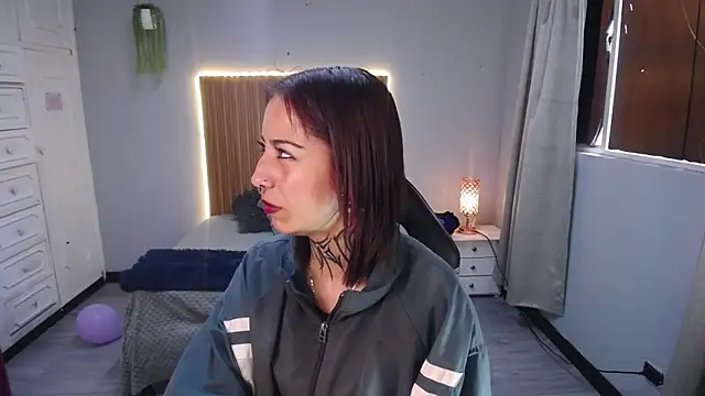 Snapshot of Scarllett_BDSM chatting on November 2025 06:41:02 PM Scarllett BDSM online show from November 2025 06:41:02 PM