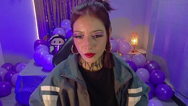 Snapshot of Scarllett_BDSM chatting on November 2025 05:54:01 AM Scarllett BDSM online show from November 2025 05:54:01 AM