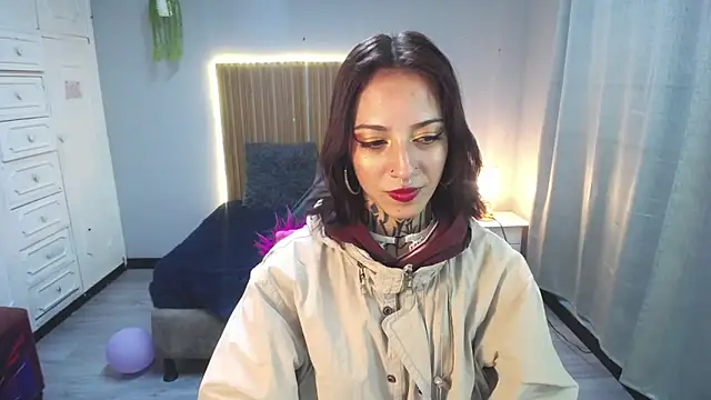 Snapshot of Scarllett_BDSM chatting on December 2025 04:55:01 AM Scarllett BDSM online show from December 2025 04:55:01 AM