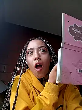 Snapshot of Scarllett_BDSM chatting on January 2026 08:02:02 PM Scarllett BDSM online show from January 2026 08:02:02 PM